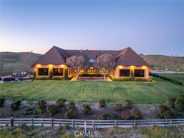 5010 Gate 4 Rd.  Paso Robles CA 93446 photo