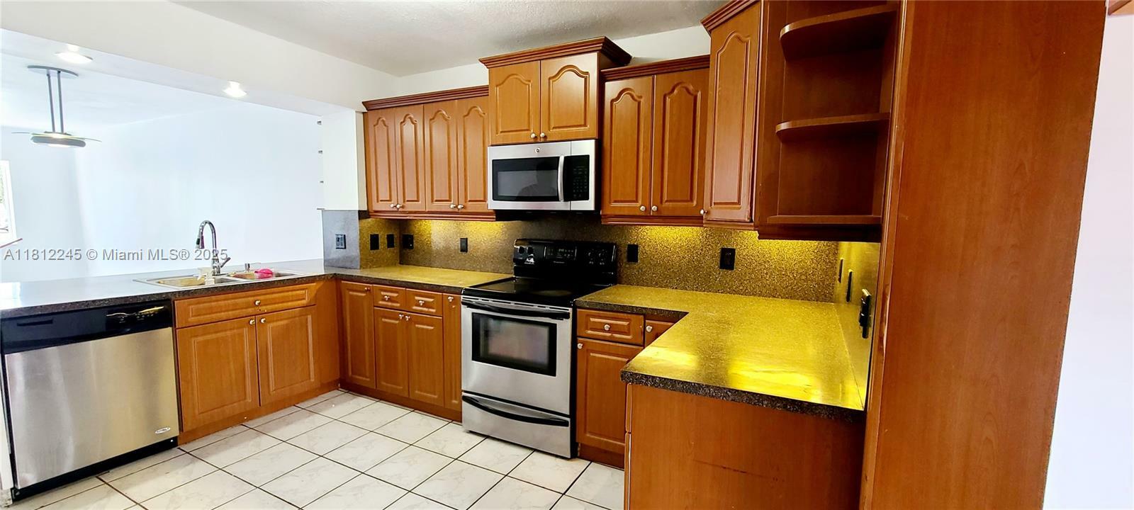 Property Photo: 15436 SW 112th Pl FL 33157