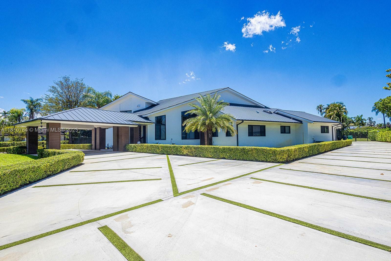 10506 SW 89th Pl  Miami FL 33176 photo