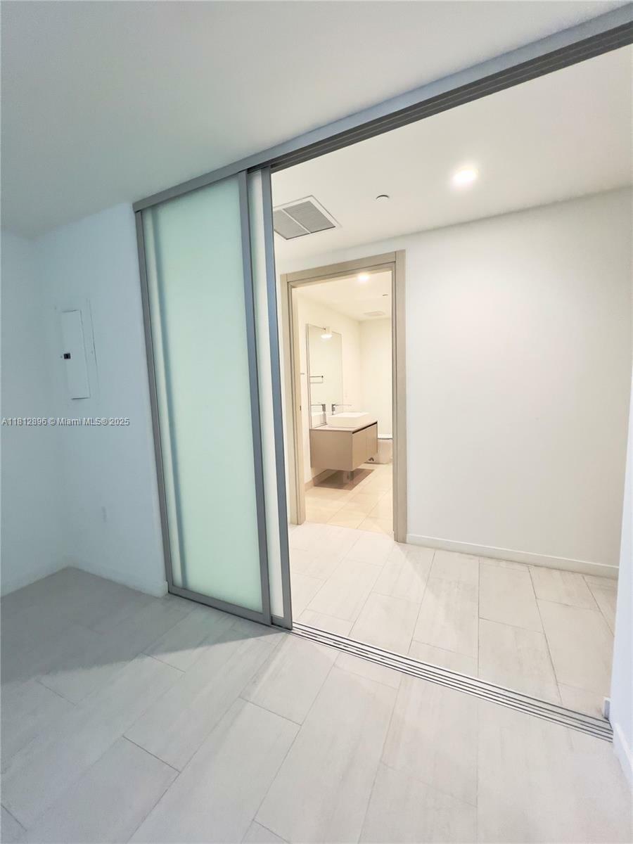 Property Photo: 1000 Brickell Plz 2205 FL 33131