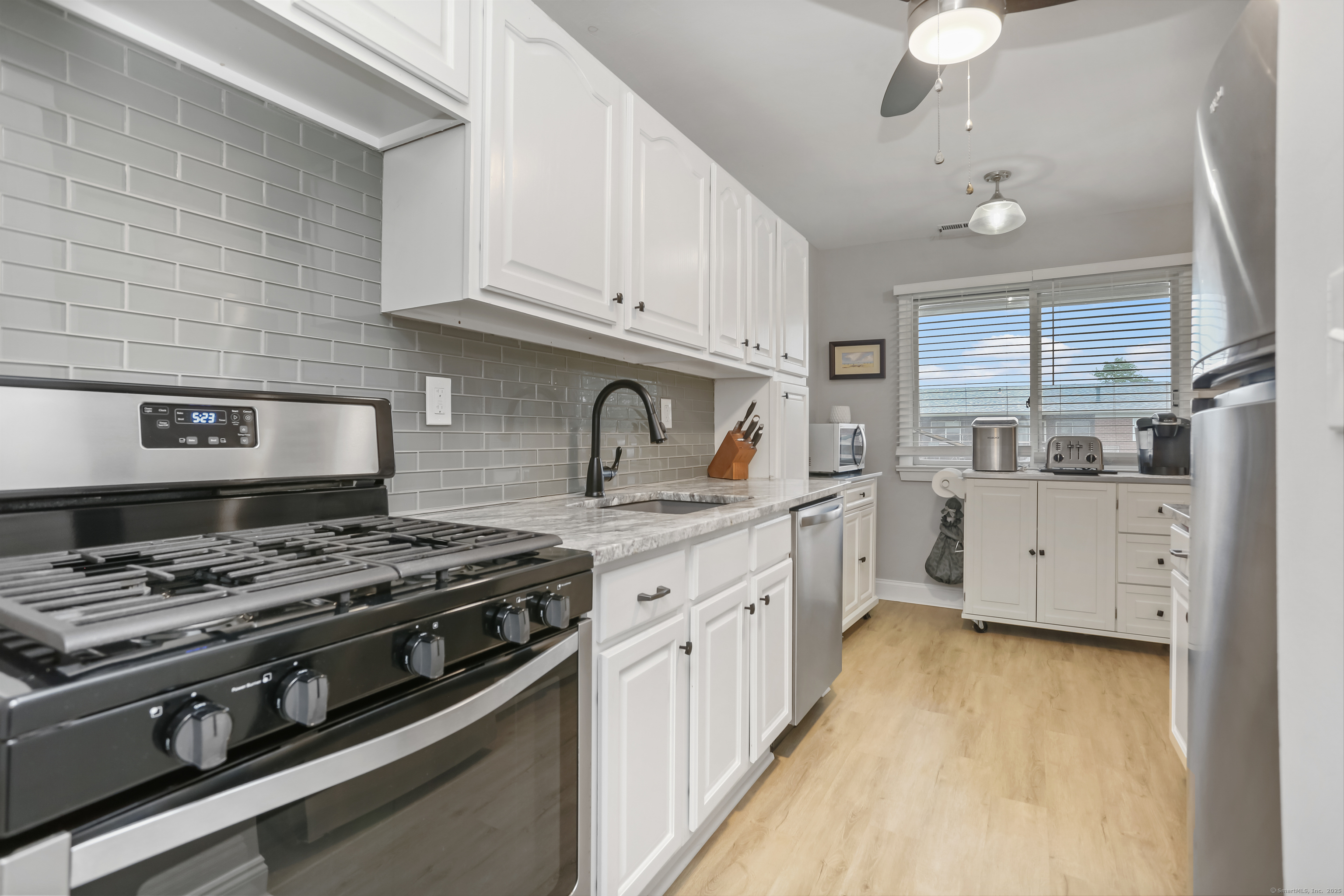 Property Photo: 87 East Broadway D CT 06460