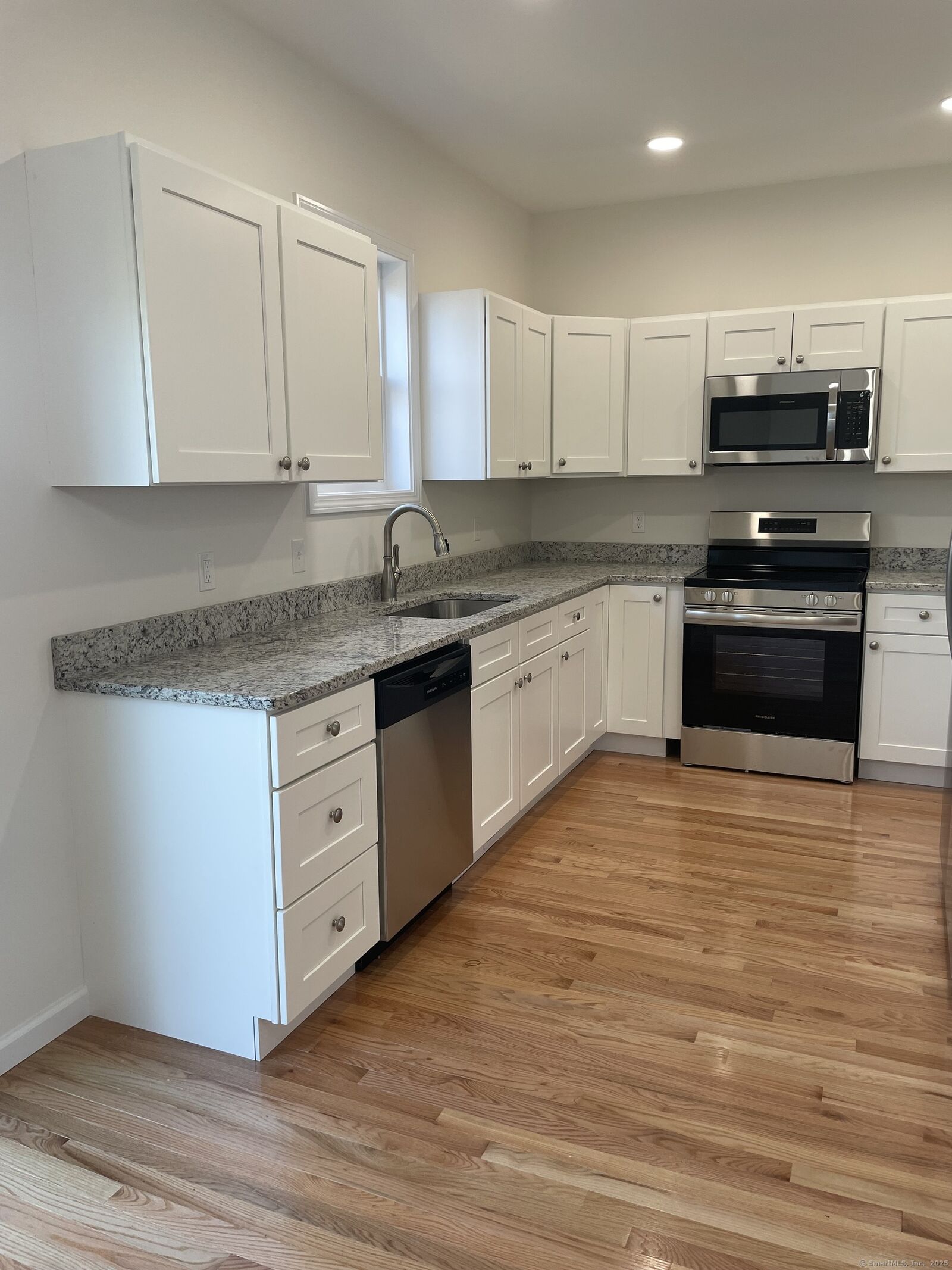 Property Photo:  455 Sherman Avenue 5  CT 06518 