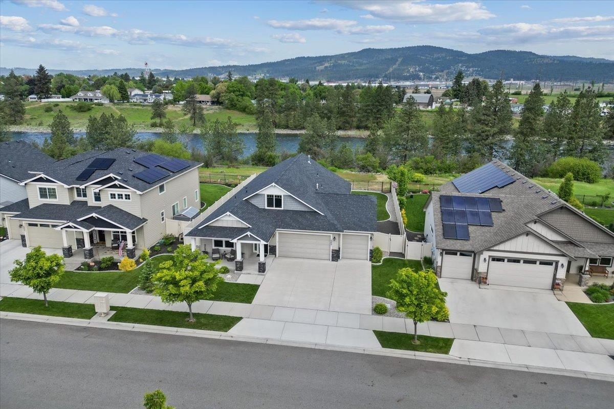 Property Photo: 19661 E Riverwalk Ave WA 99016