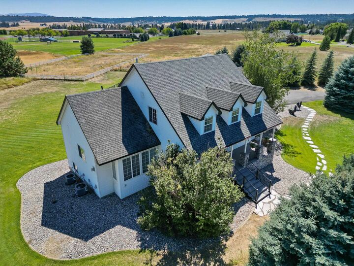 Property Photo:  5711 E Nancy Ln  WA 99021 