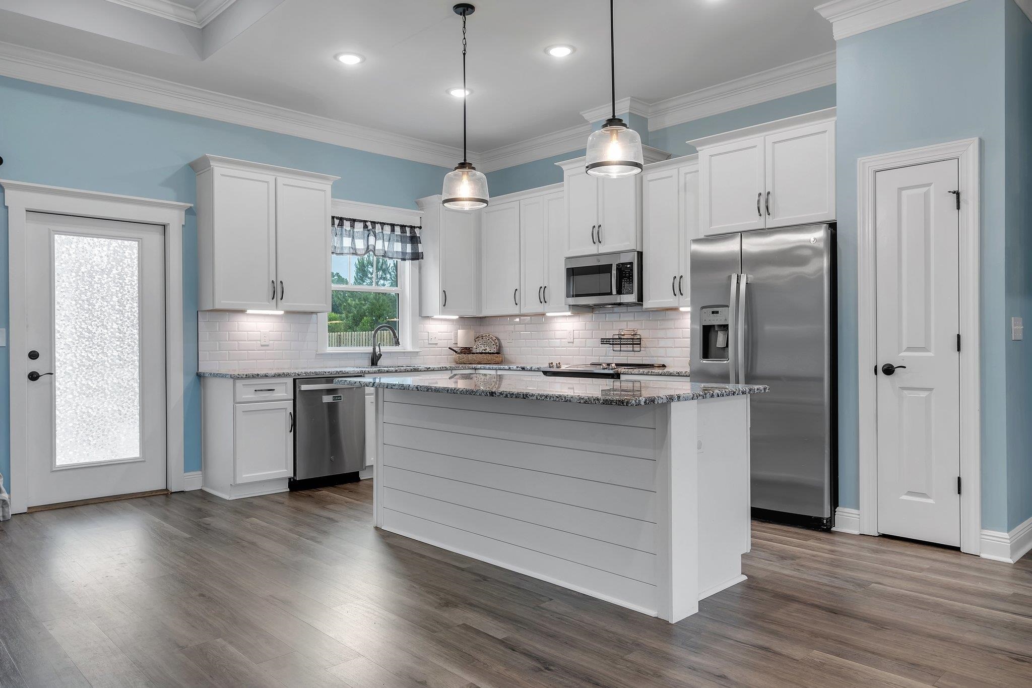 Property Photo: 8 Windsor Way FL 32327