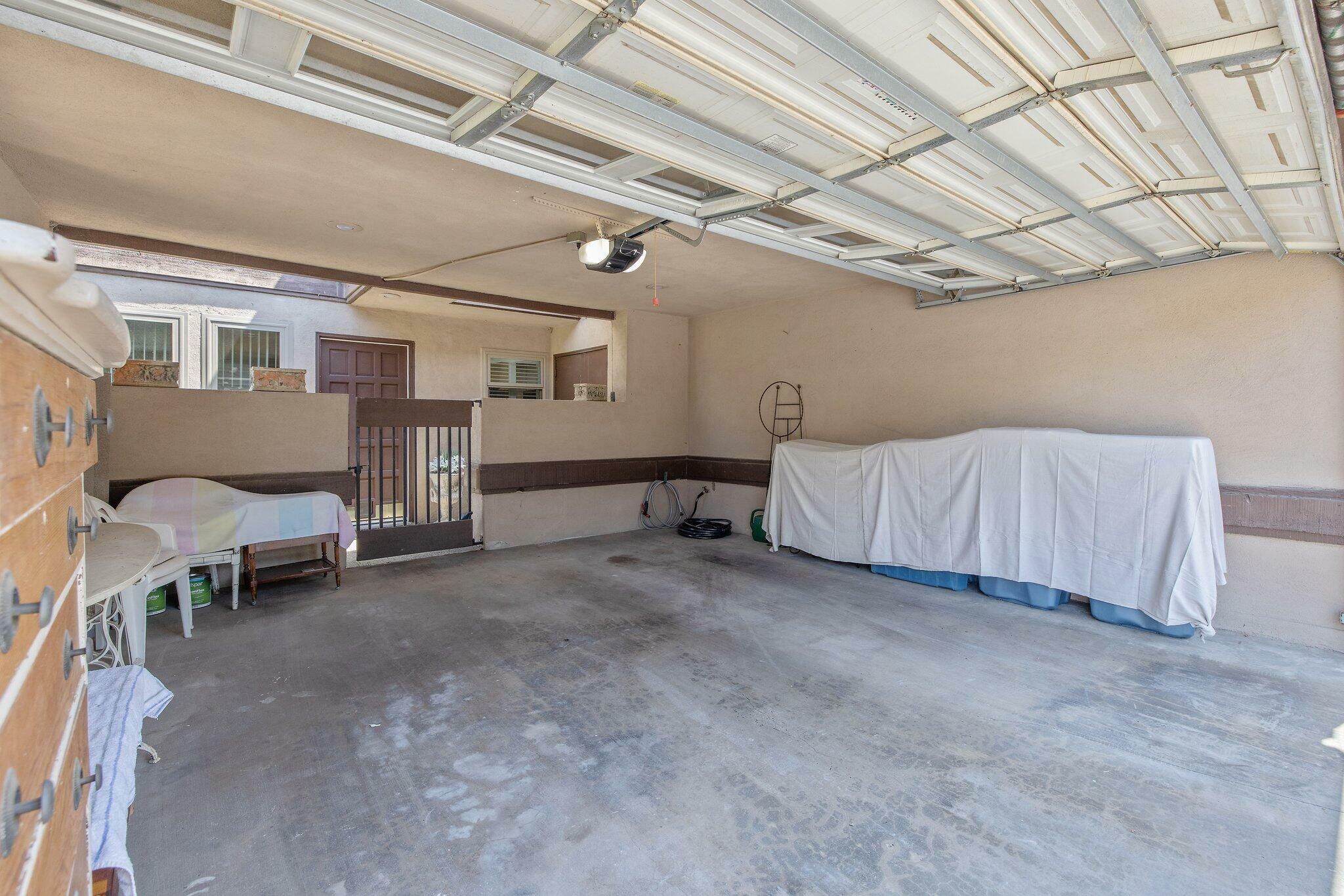 Property Photo: 1138 N Gem Street CA 93274