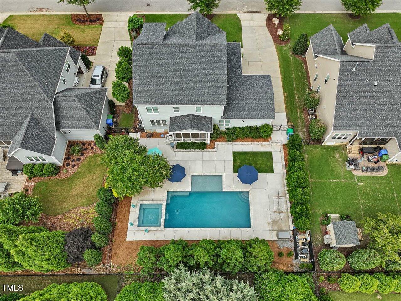 Property Photo: 305 Springtree Circle Circle NC 27526
