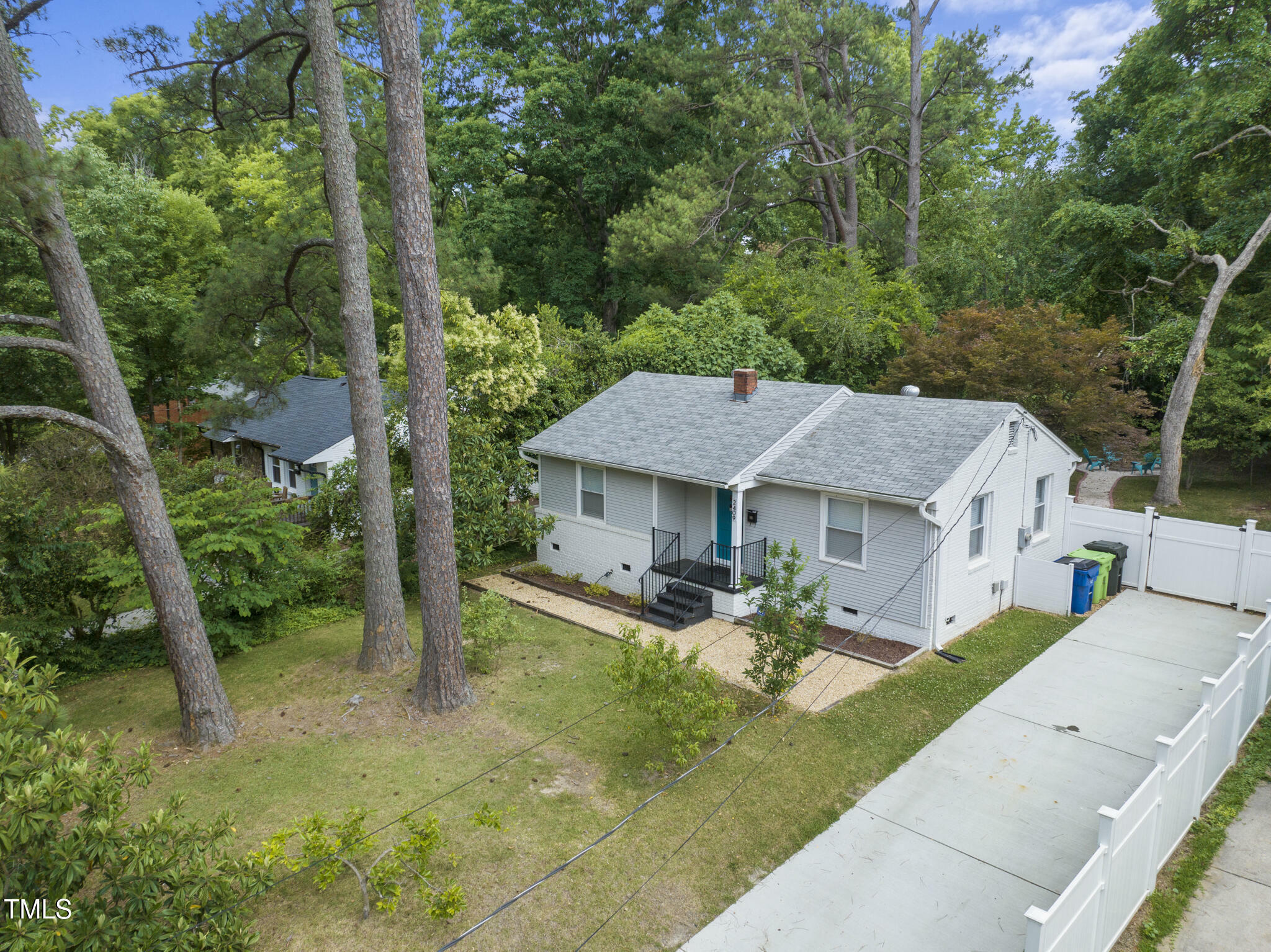 Property Photo: 2409 Derby Drive NC 27610