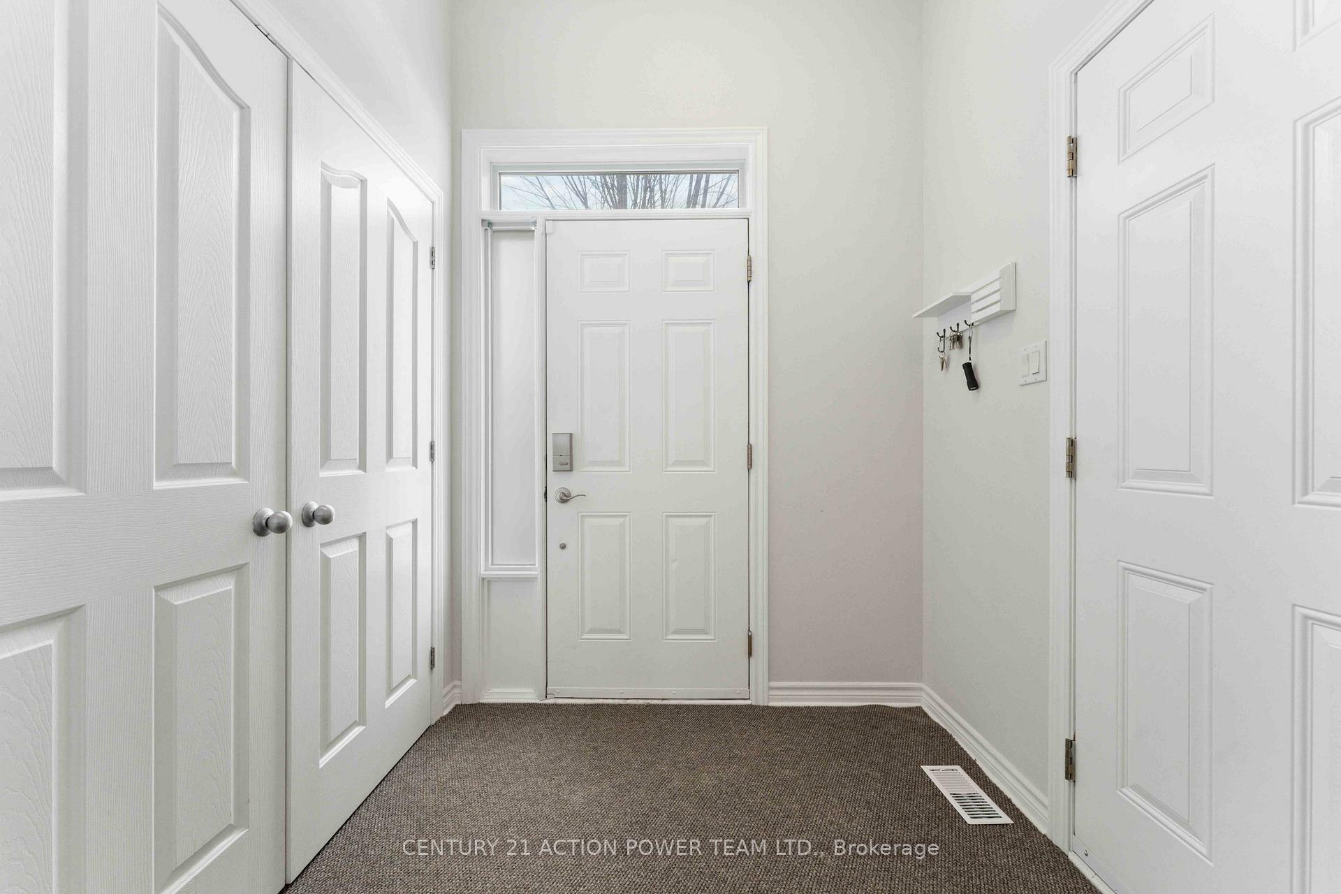 Property Photo: 965 Gosnell Terrace ON K4A 5C5