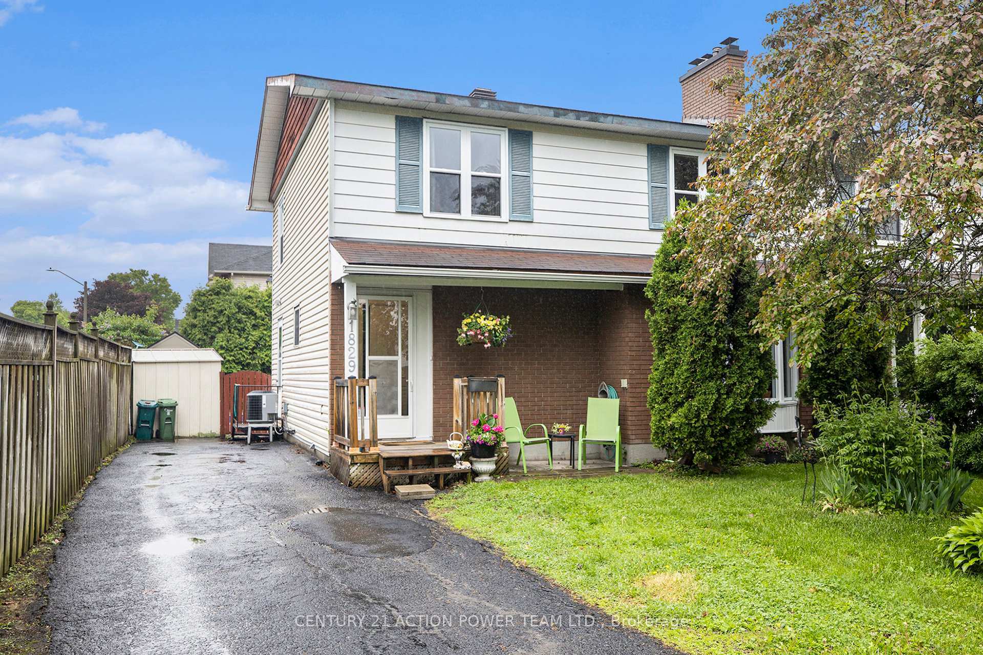 1829 Cloverlawn Crescent  Beacon Hill North - South and Area ON K1J 6V6 photo