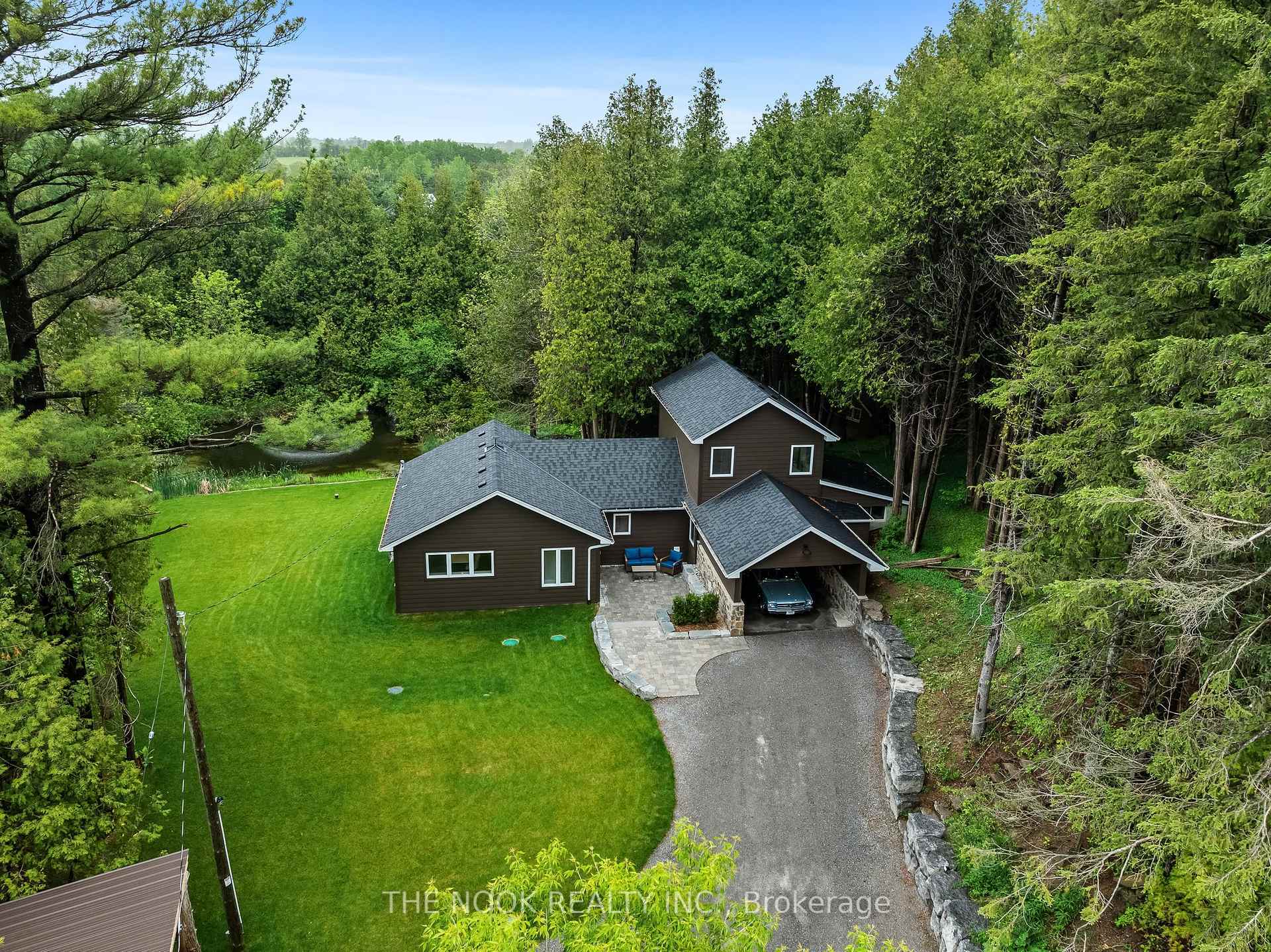 Property Photo: 662 Raglan Road W ON L1H 7K4