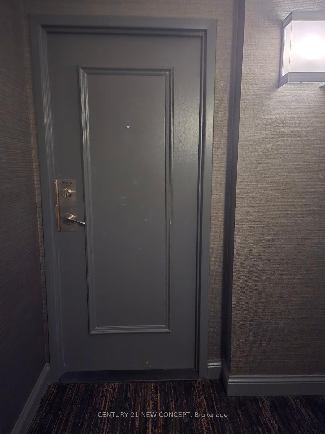 Property Photo: 350 Webb Drive 702 ON L5B 3W4