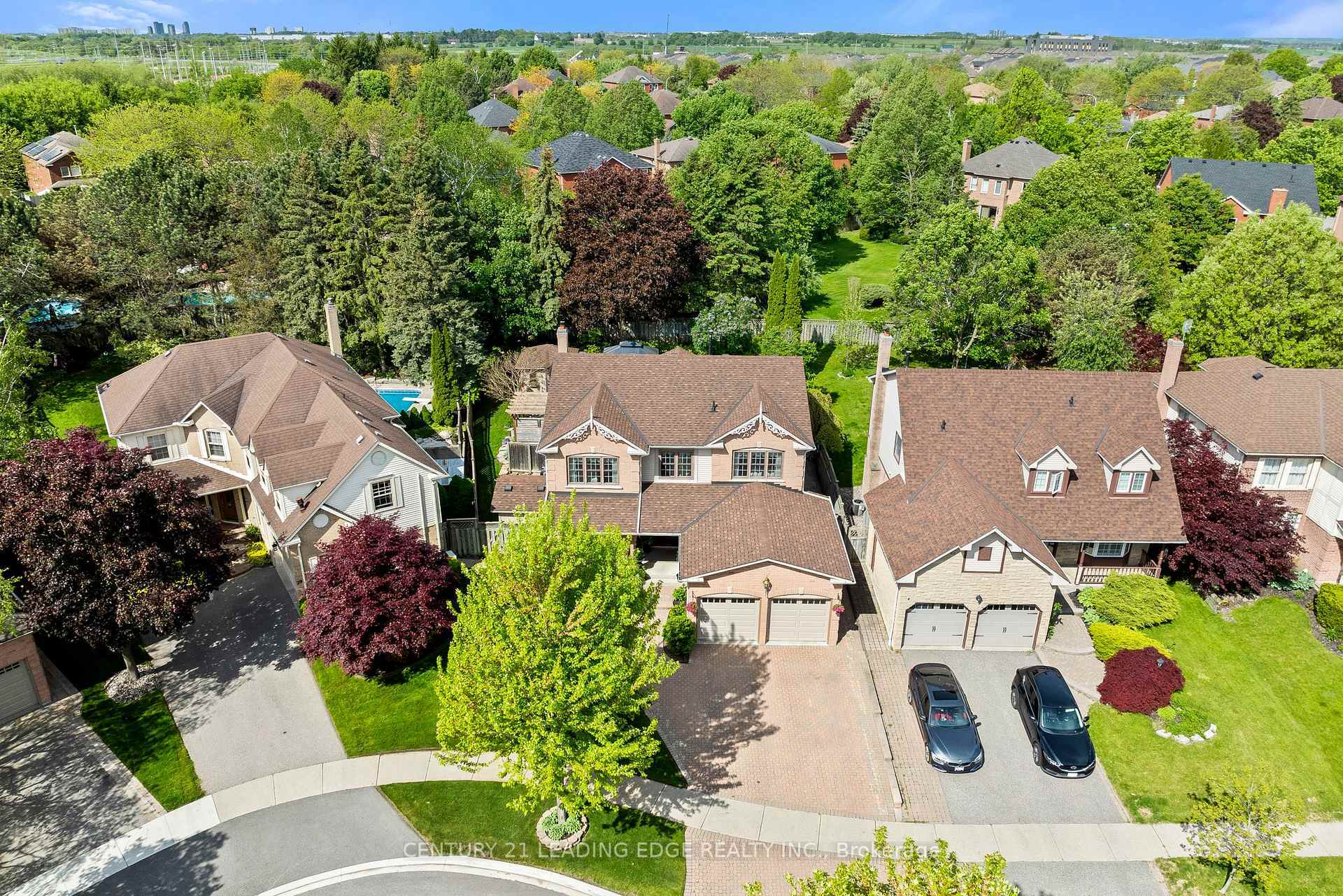 Property Photo: 31 Rothean Drive ON L1P 1L5