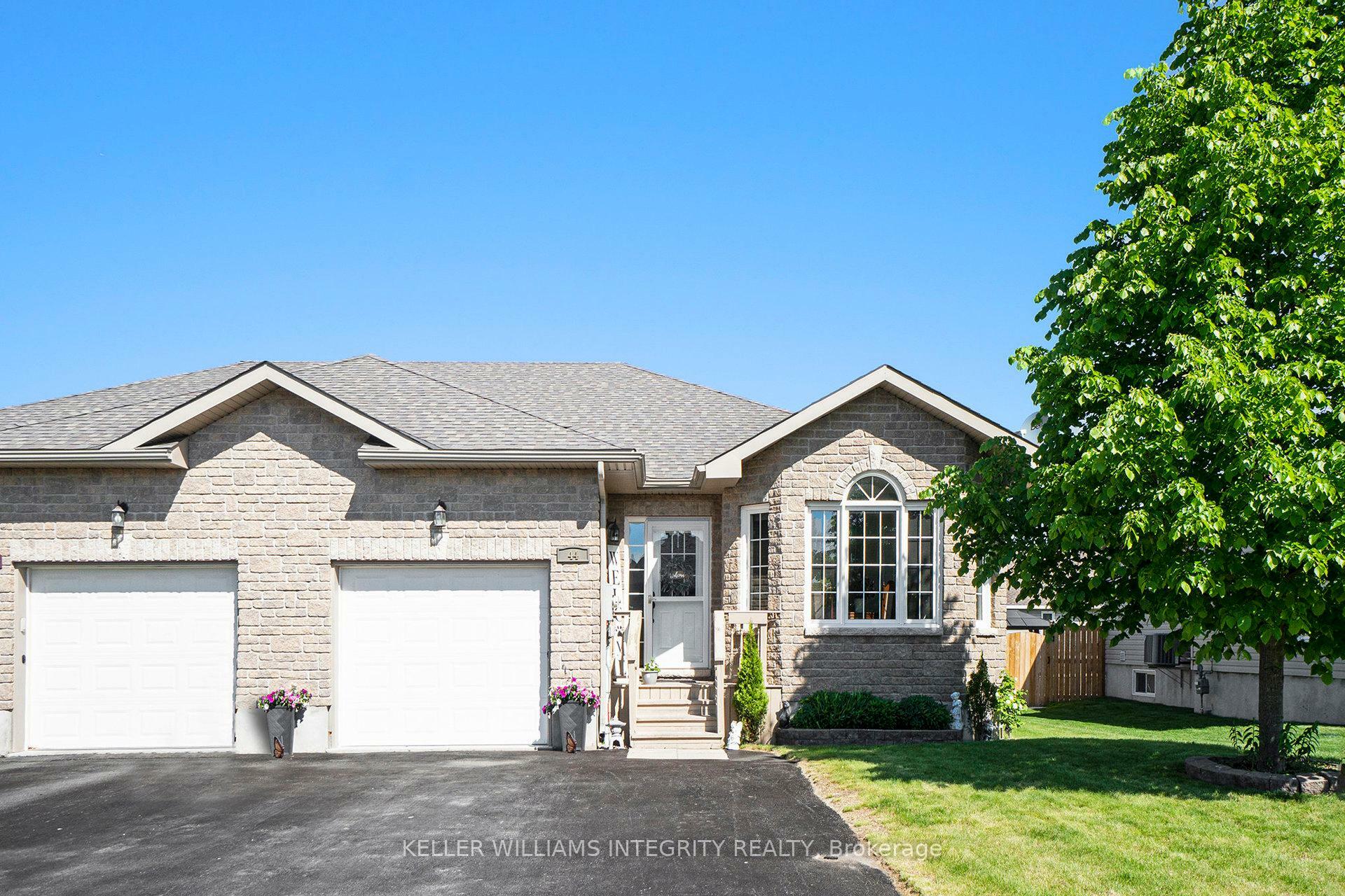 Property Photo: 44 Lee Avenue ON K7A 0A2