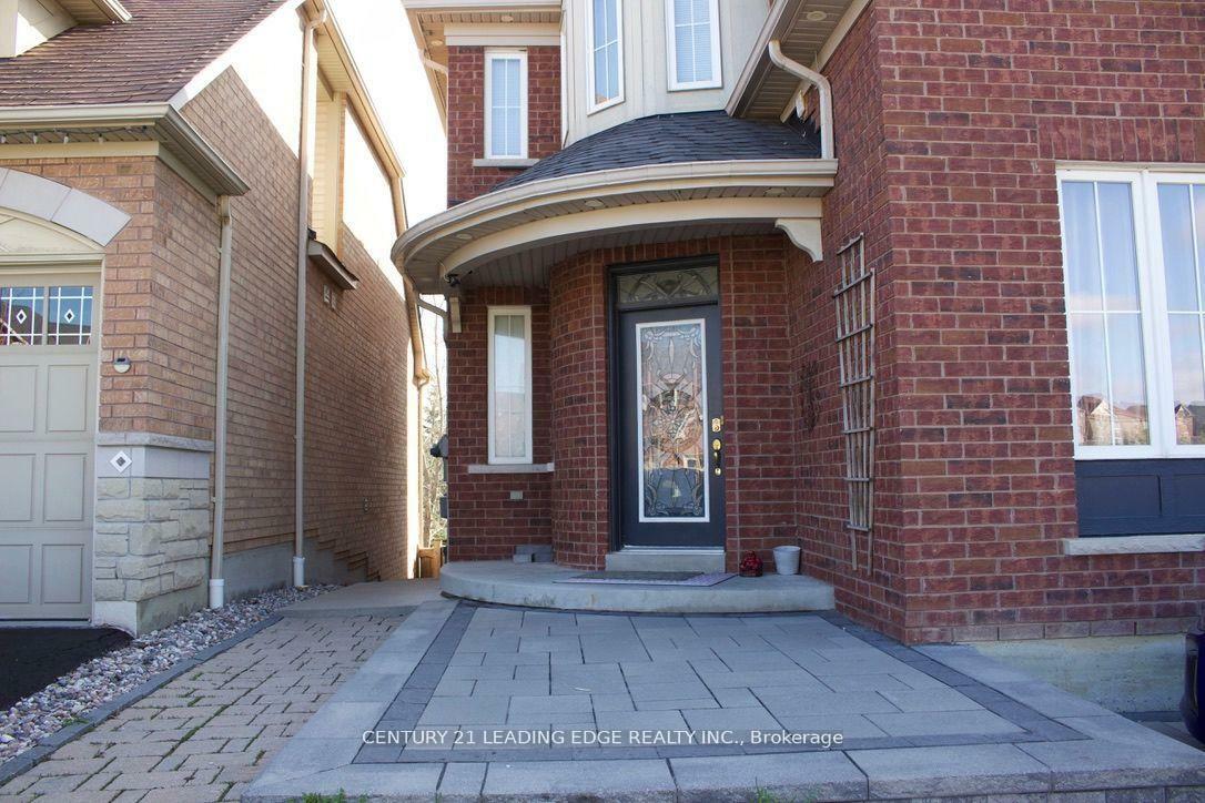 Photo de la propriété: 91 Gillett Drive Lower ON L1Z 0E4