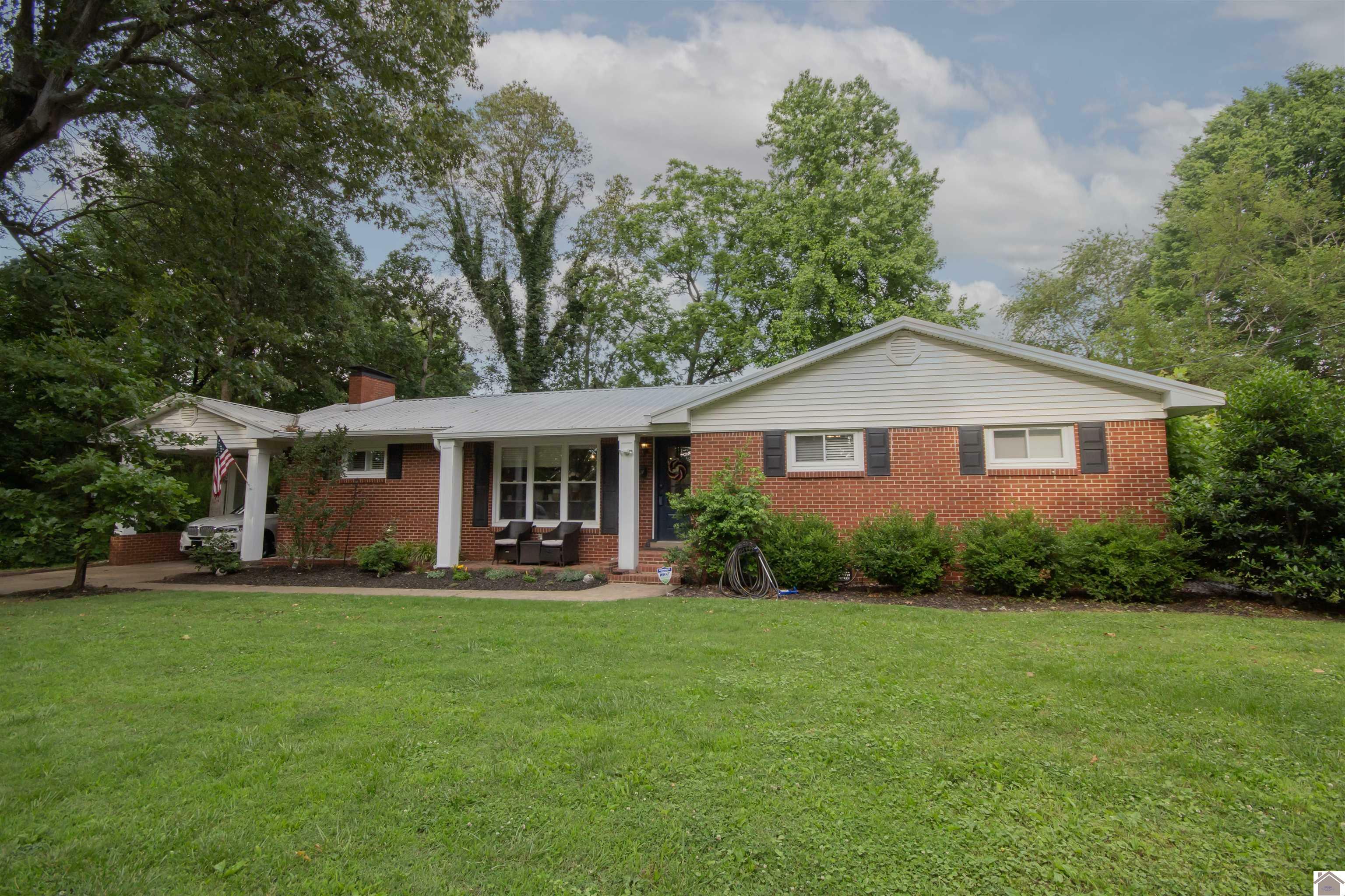 Property Photo: 214 Lincoln KY 42066