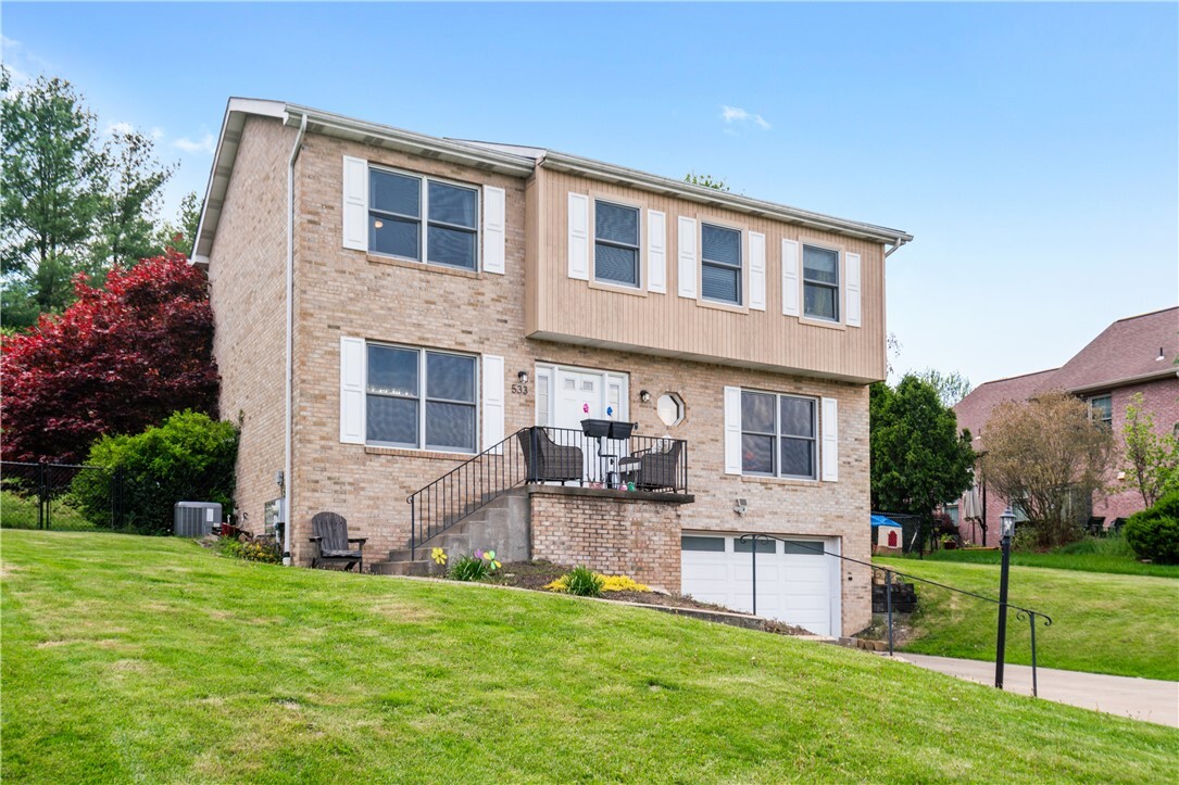 Property Photo: 533 Hickory Ln PA 15342