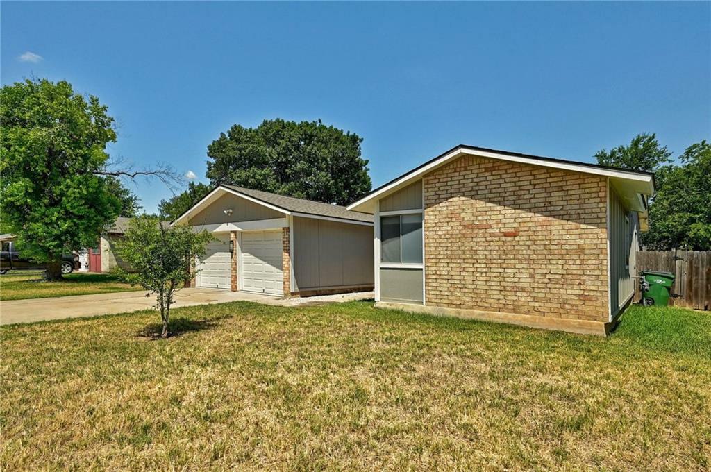 Property Photo:  906 Cactus Drive  TX 78681 