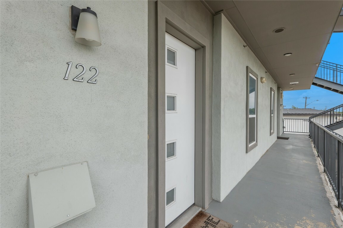 Property Photo: 4507 E Martin Luther King Jr Boulevard 122 TX 78721