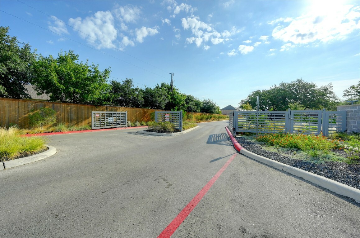 Property Photo: 1304 Eagle Ridge Trail TX 78641