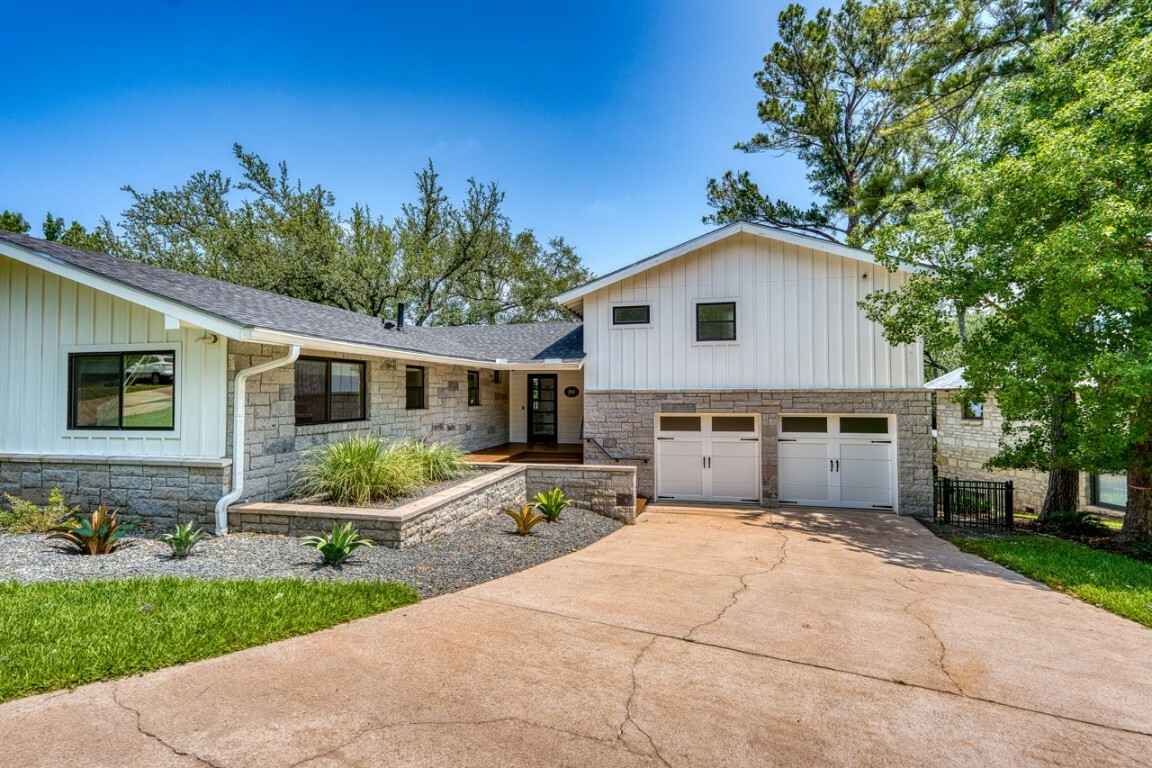 Property Photo: 204 Blue Waters Drive TX 78657