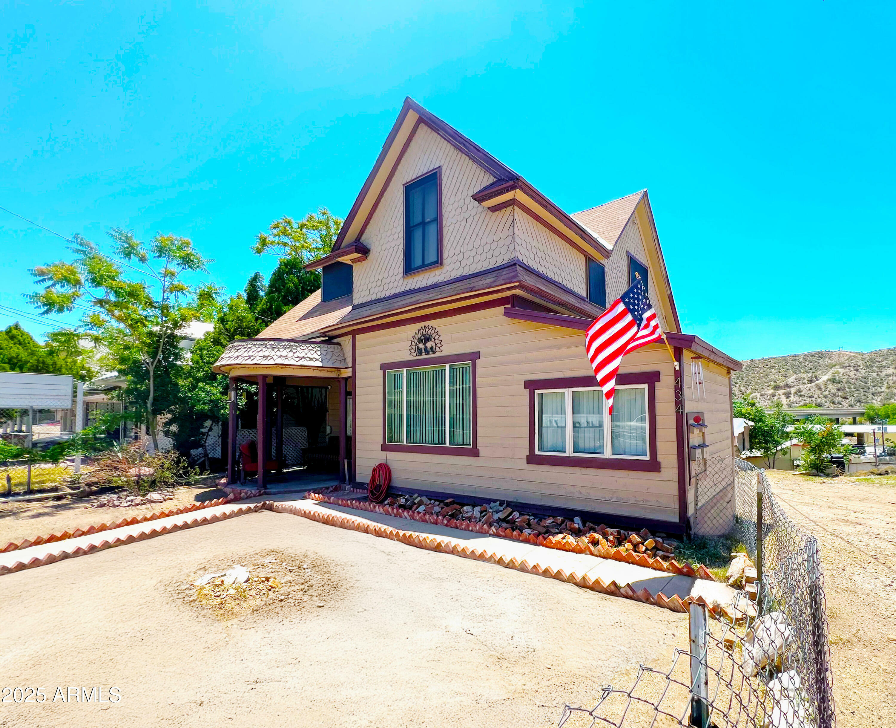 Property Photo: 434 S Hill Street 1 AZ 85501