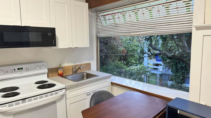 Property Photo: 2908 W 8th Avenue BC V6K 2B9