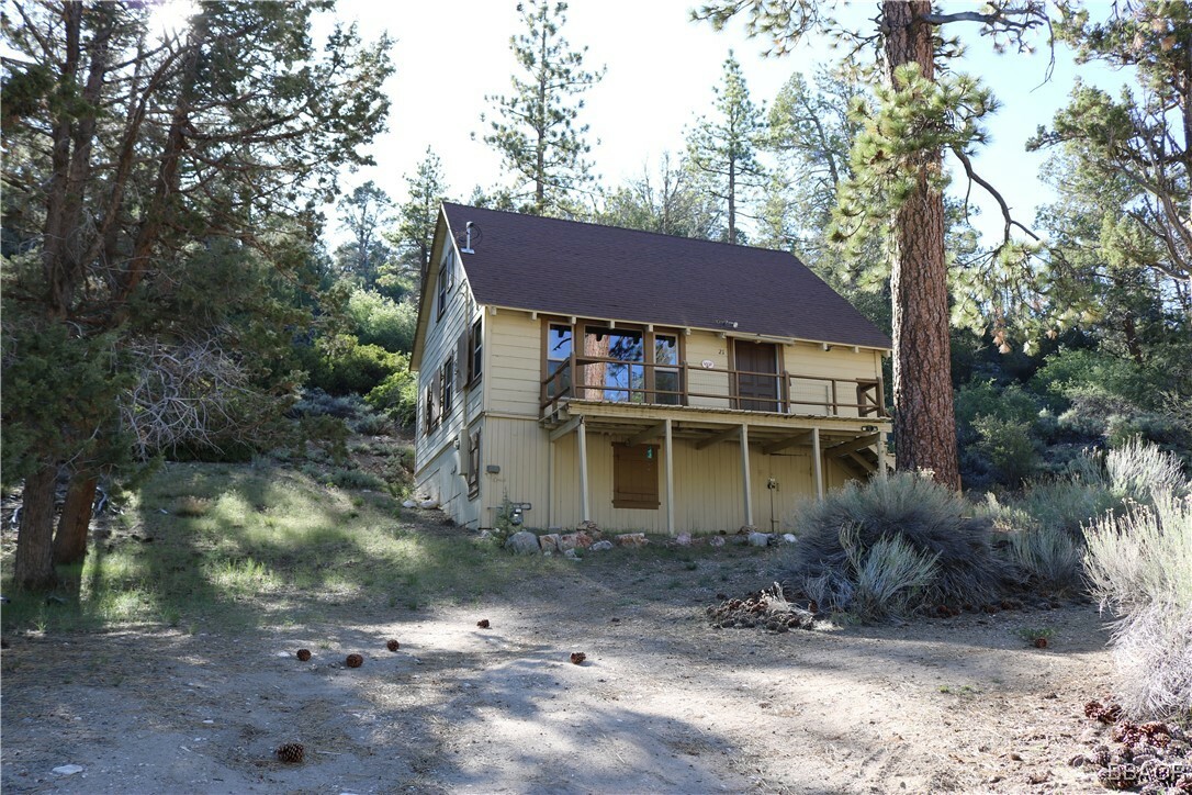 Property Photo:  21 Holcomb Valley Road  CA 92333 