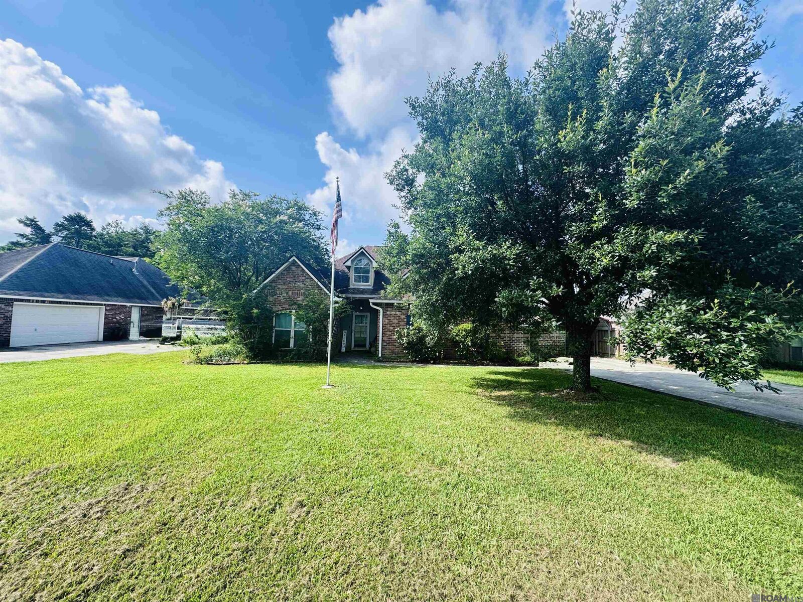 Property Photo: 13244 Arnold Rd LA 70785