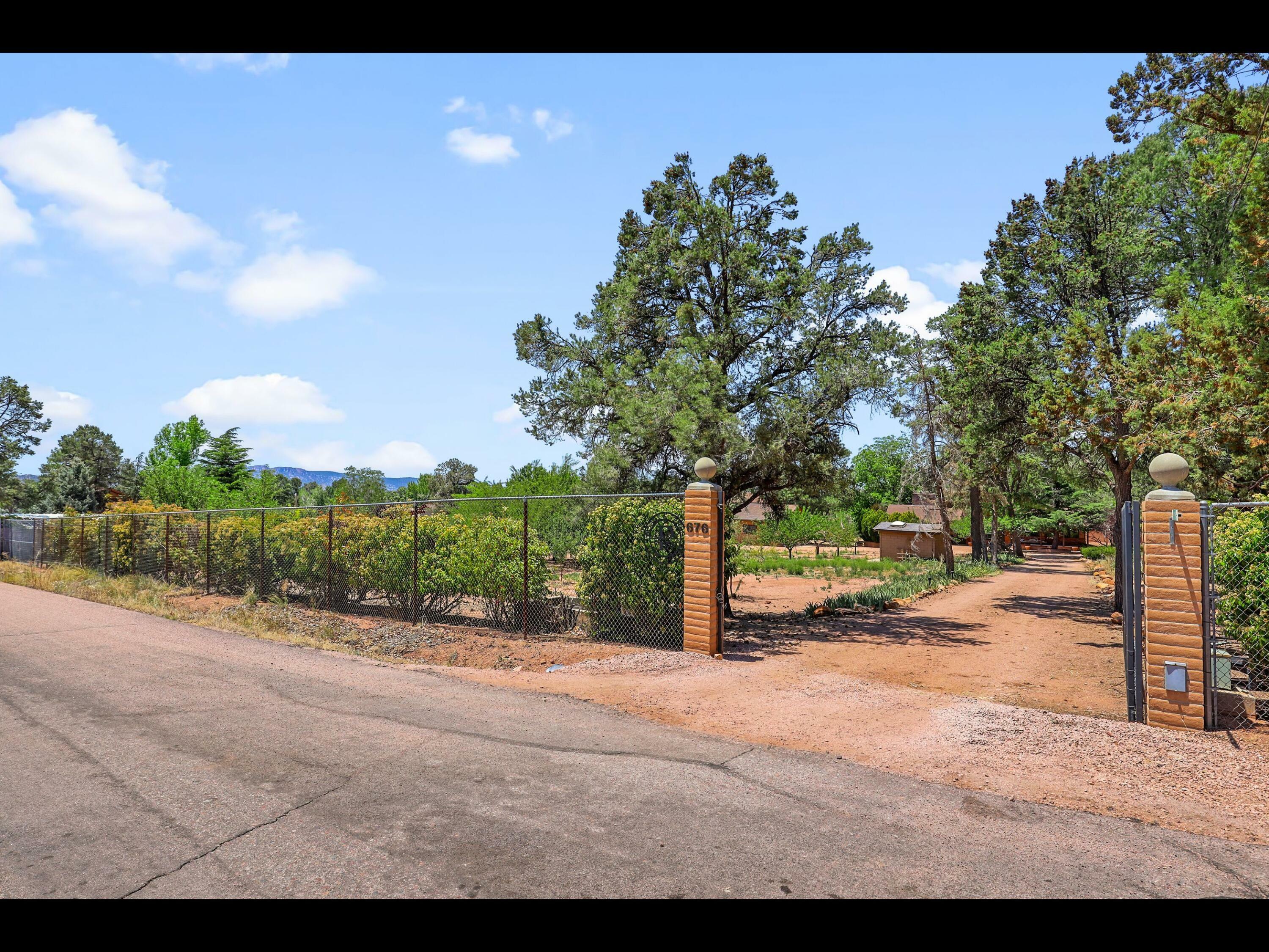 Property Photo: 676 N Pinon Road AZ 85541