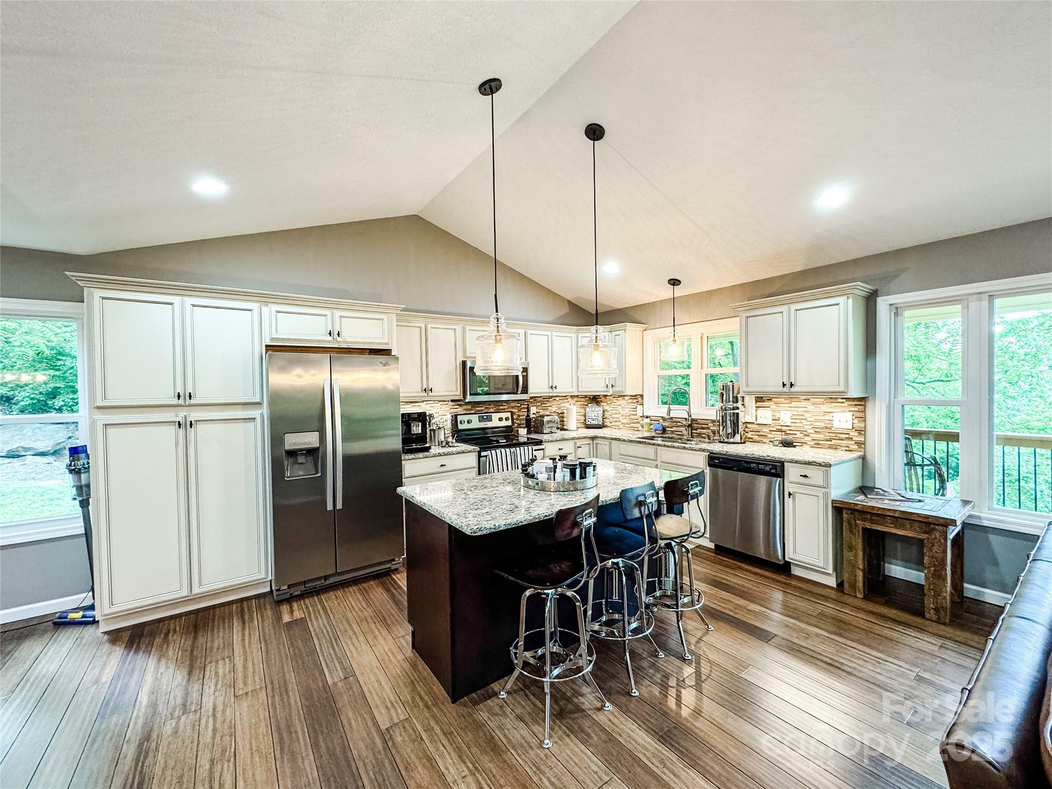 Property Photo: 171 View Ridge Parkway NC 28748