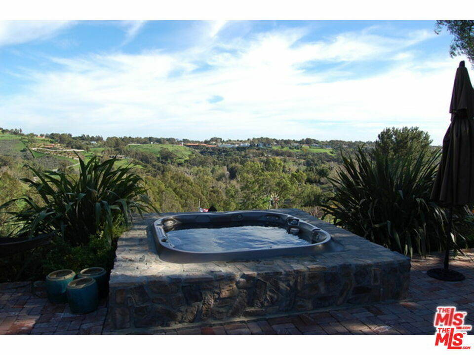 Property Photo: 29507 Harvester Rd CA 90265