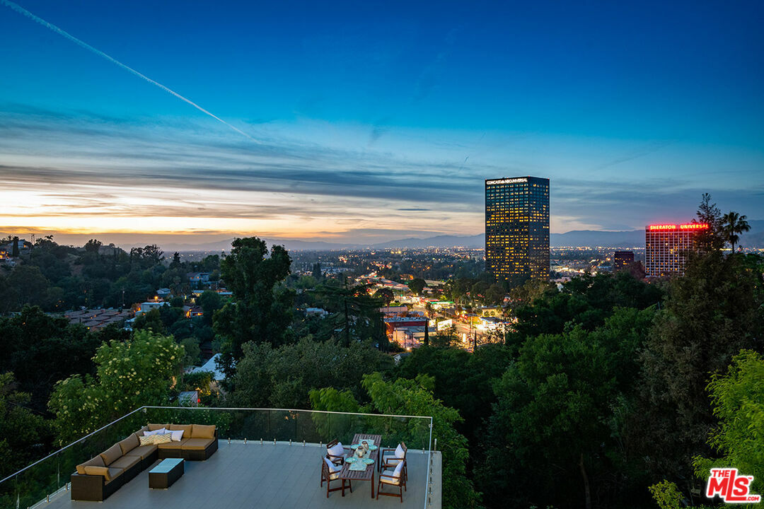 3701 Multiview Dr  Los Angeles CA 90068 photo