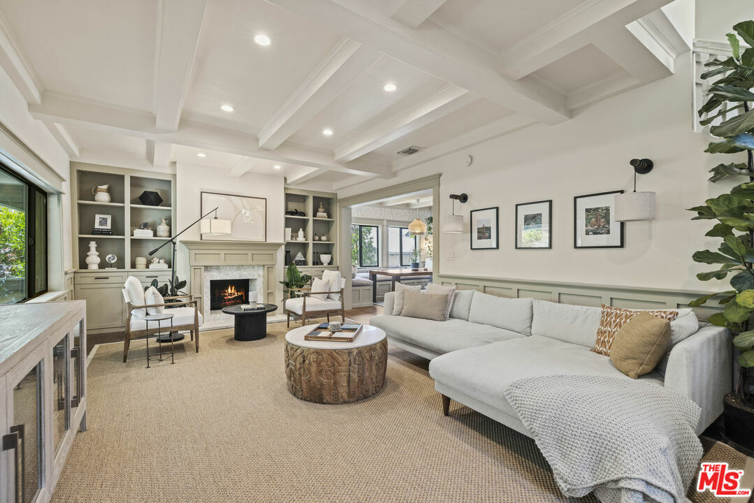 Property Photo: 426 N Avenue 52 CA 90042