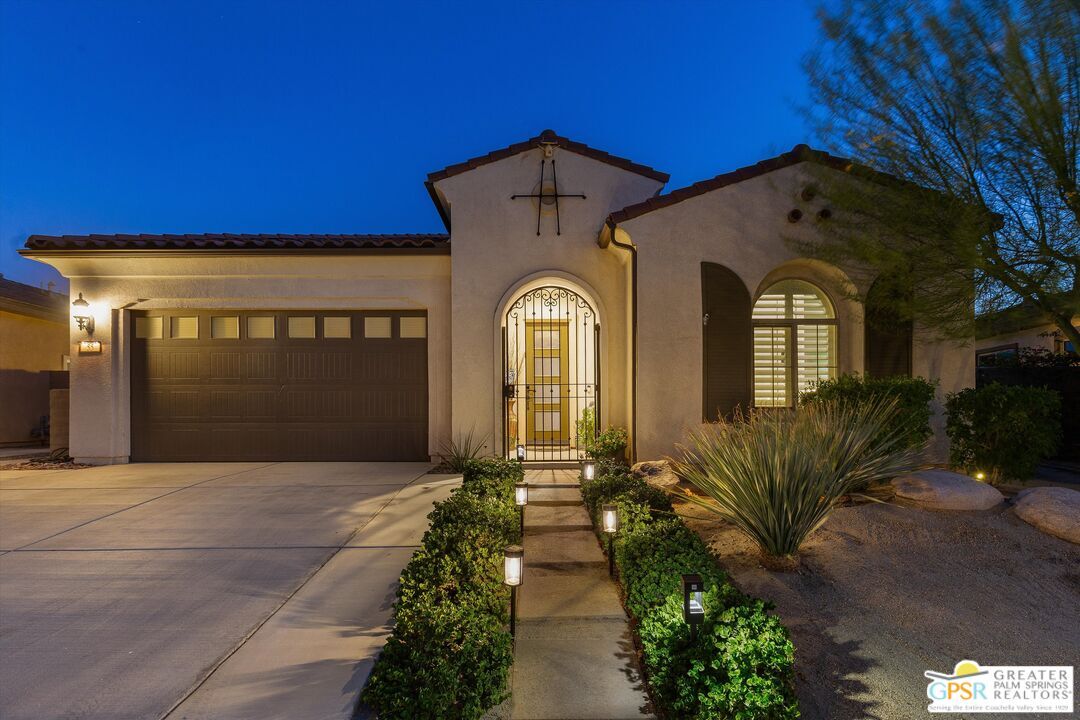 Property Photo: 55 Cabernet CA 92270
