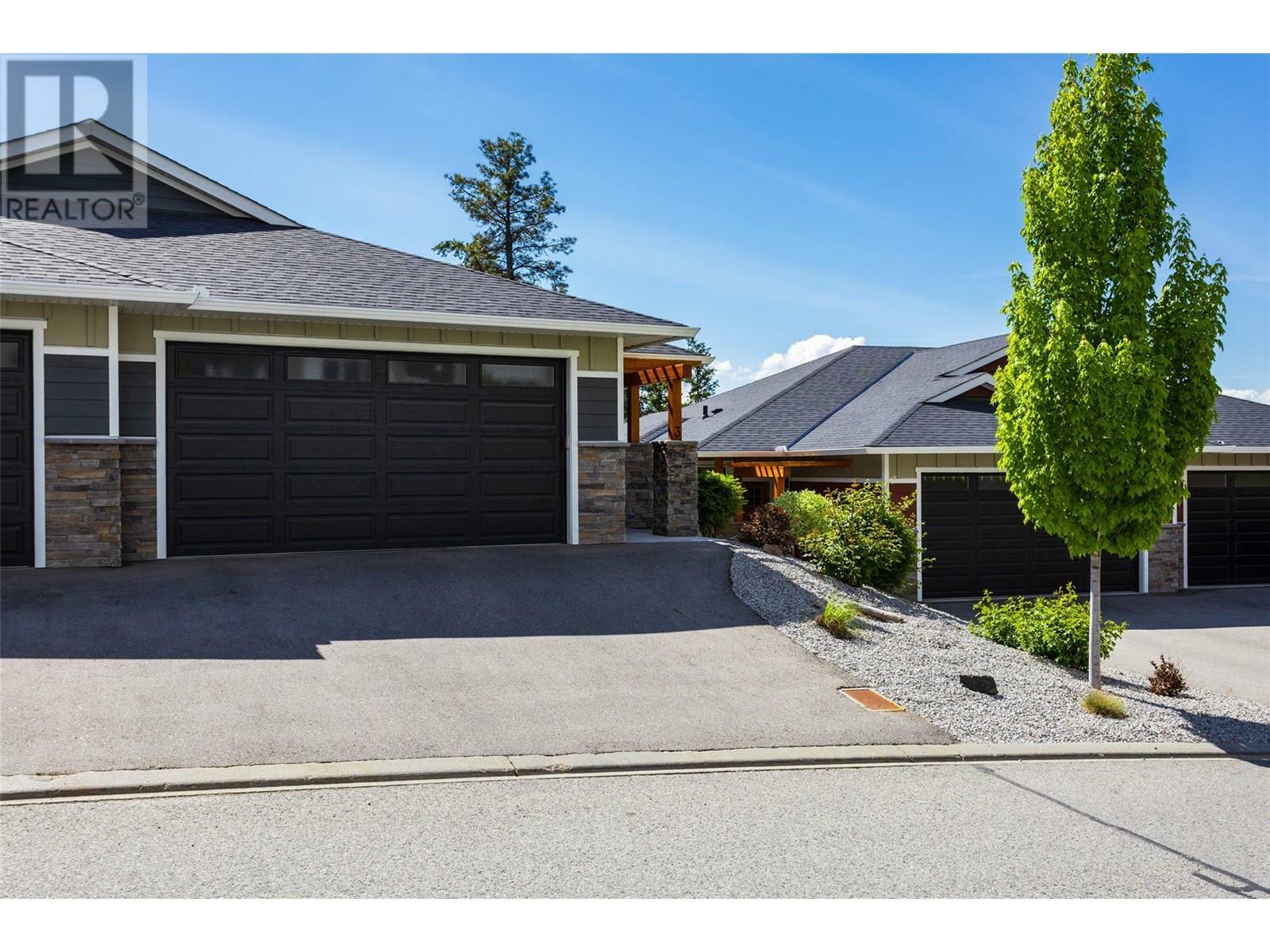 Property Photo: 2490 Tuscany Drive 3 BC V4T 3M4