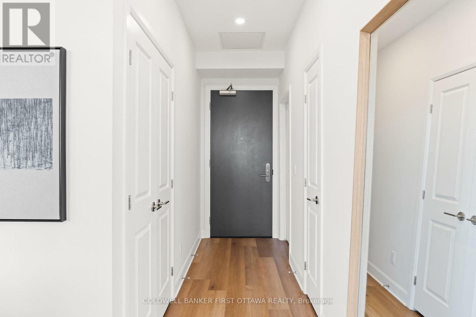 Property Photo: 3000 Tawadina Road 304 ON K1K 5B4