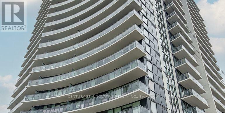 Property Photo: 1461 Lawrence Avenue West 302 ON M6L 1A9