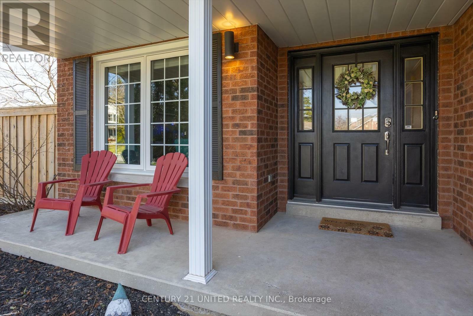 Property Photo: 1517 Glenforest Crescent ON K9K 2J2