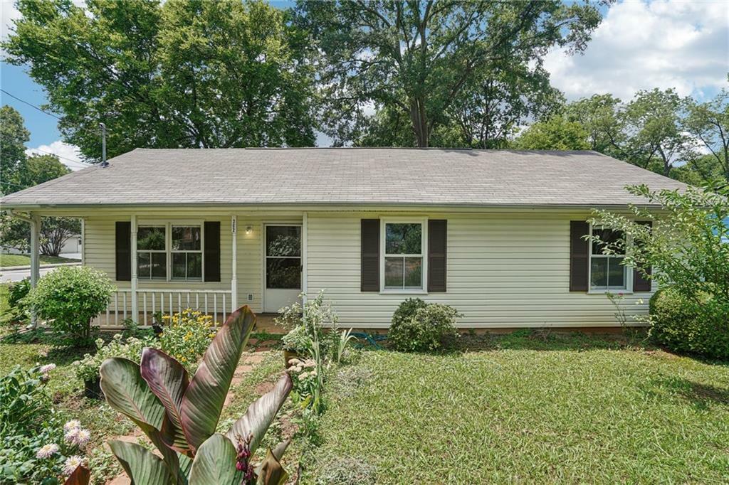 Property Photo: 302 Douglas Street GA 30120