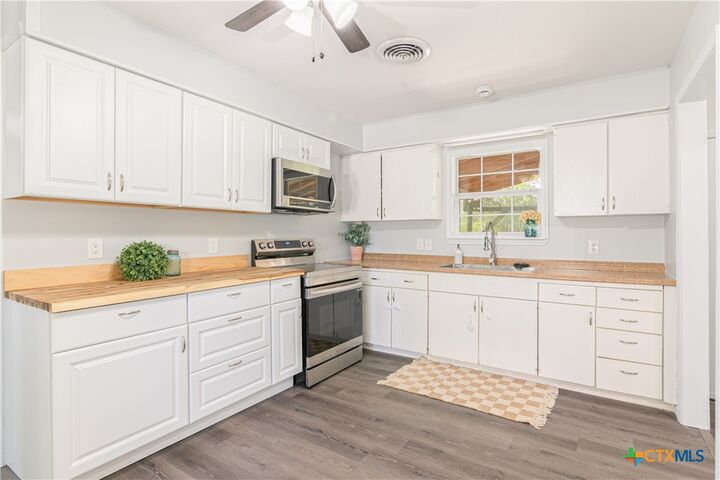 Property Photo:  133 Country Acres Drive  TX 78155 