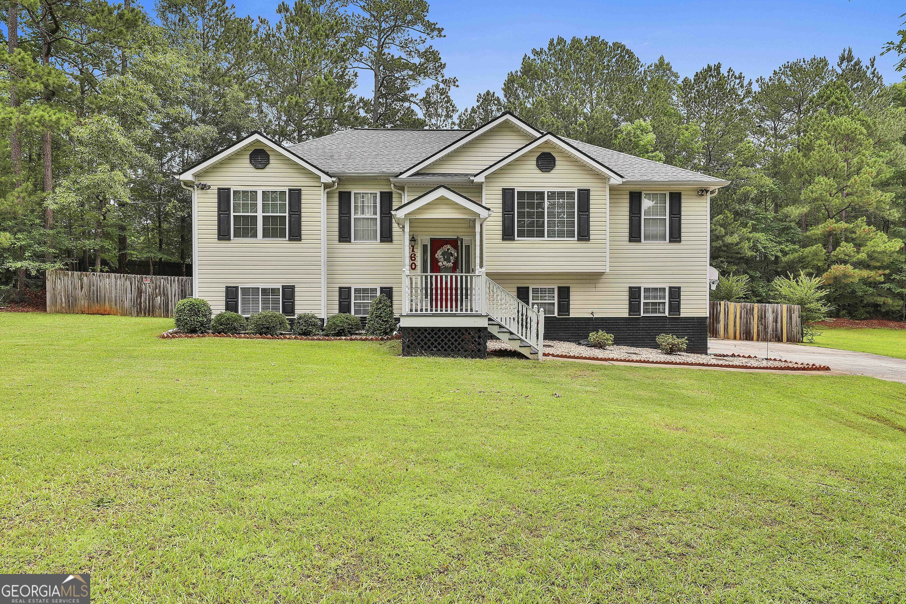 Property Photo: 160 Huntington Court GA 30265