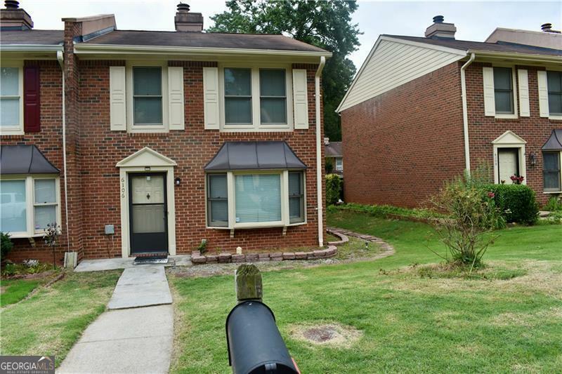 Property Photo: 6106 Queen Anne Court GA 30093