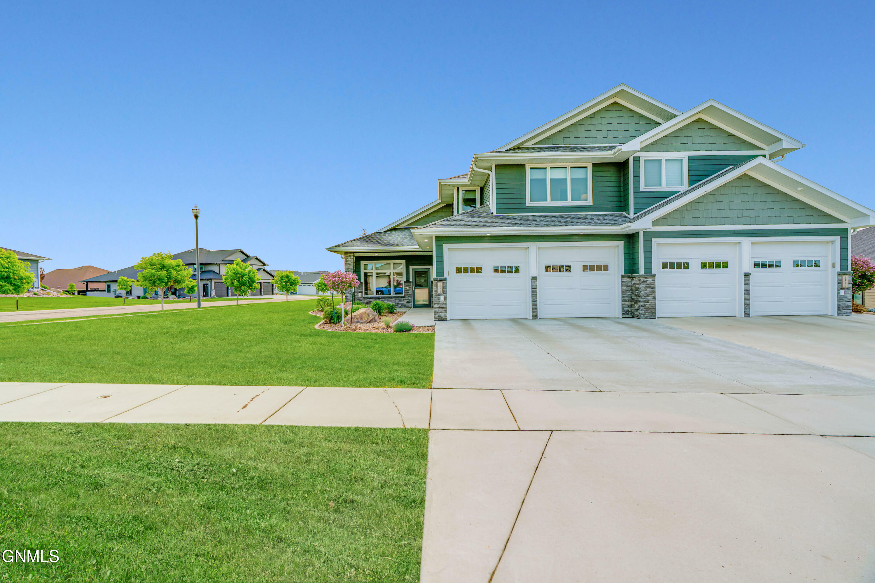 Property Photo: 1424 Community Lp ND 58503