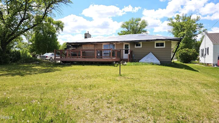 Property Photo: 315 2nd Avenue SE ND 58413