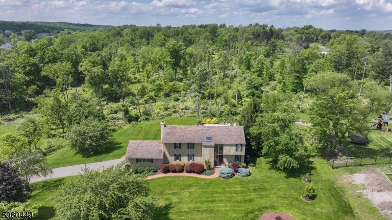Property Photo: 6 Green Hills Dr NJ 08822