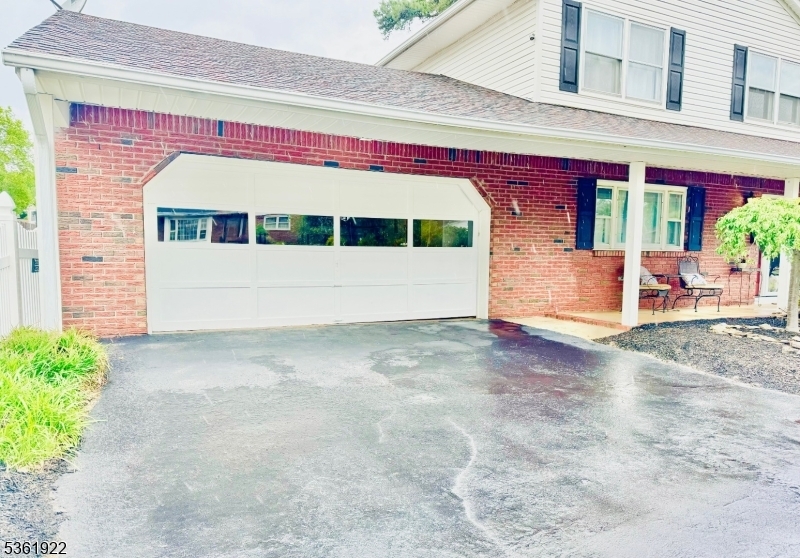 Property Photo:  7 Rosewood Dr  NJ 08850 