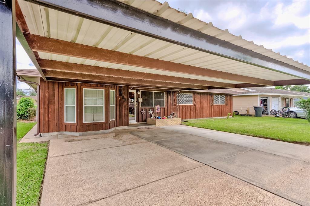 Property Photo: 2719 Avenue M TX 77627