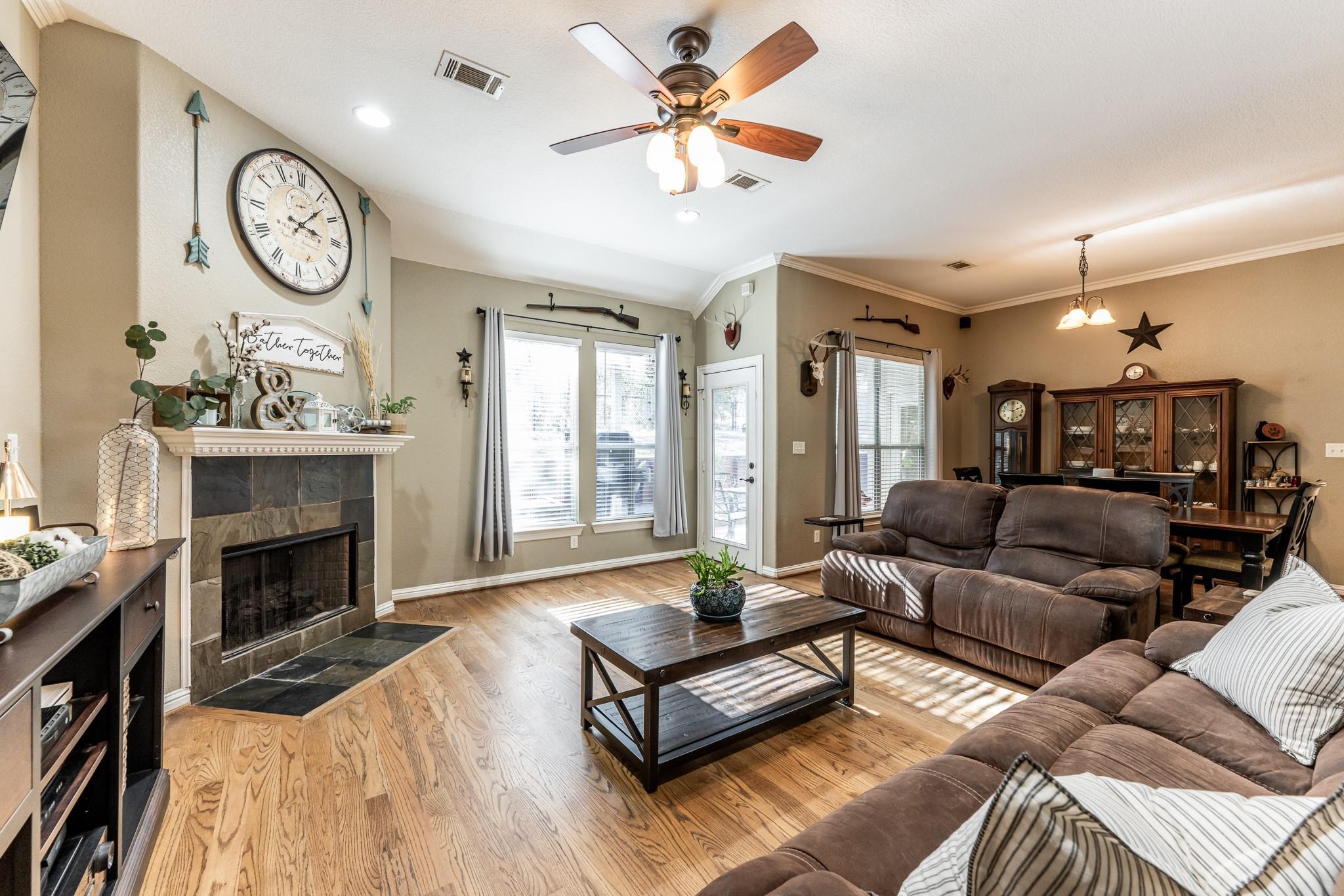 Property Photo: 717 Overbrook TX 77340