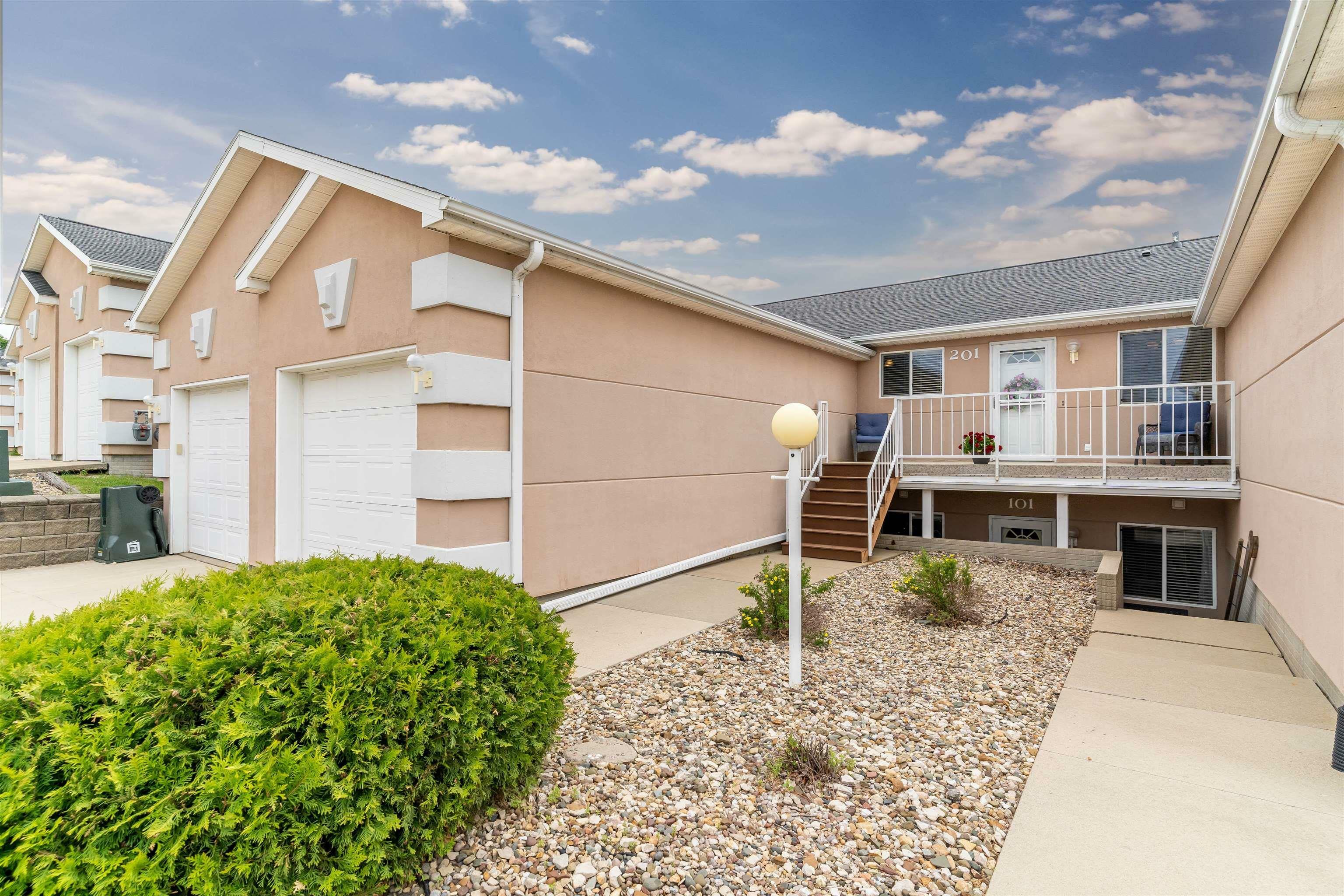 Property Photo: 1730 W 18th Street 201 IA 50613